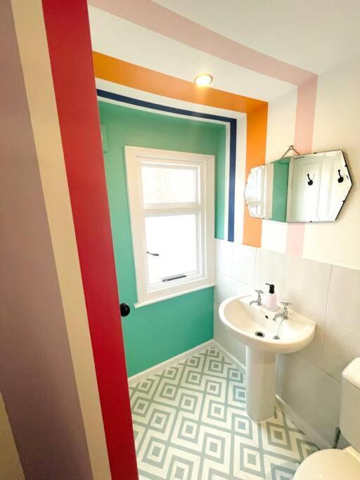 Colourful Apartment In Margate KENT Экстерьер фото